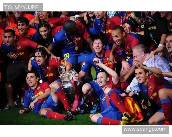 中老年足球明星再度上场展现风采，激情不减当年挑战年轻对手