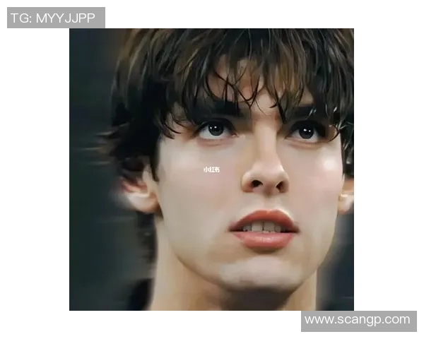 足球前锋球星头像男神级人物照片展示技艺与风采