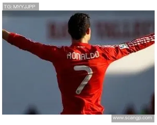 足球明星半边脸壁纸集合展现球场魅力与个性魅力的视觉盛宴